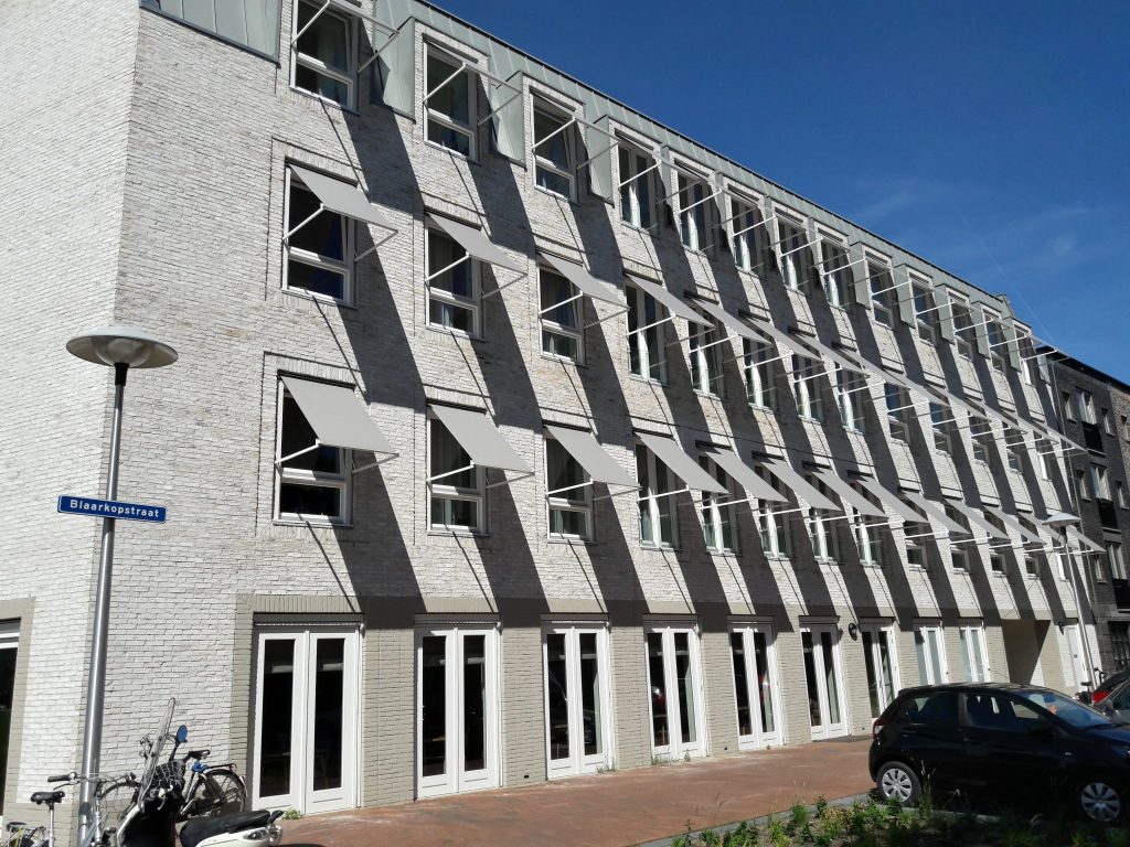 Voorveldse hof uitvalschermen