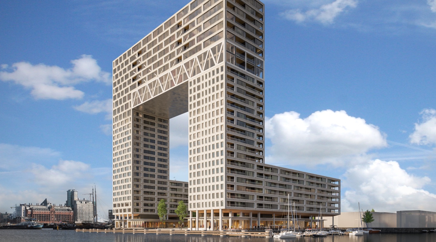 Pontsteiger aan het IJ in Amsterdam